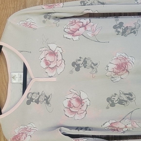 Disney Gray and Pink Mini and Rose Waffle Sleepshirt Size XSmall - Picture 2 of 5